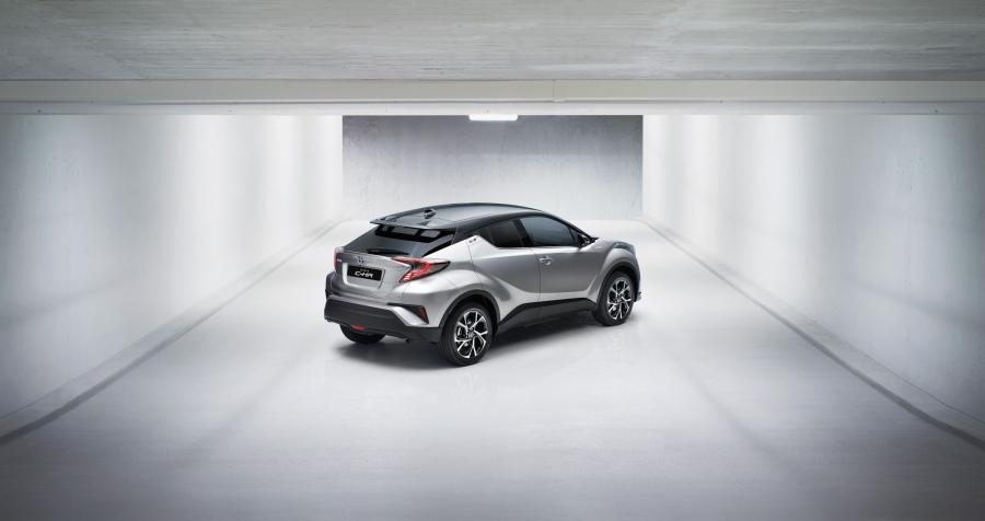  Toyota C-HR Hybrid 2016 года  (WW) (фото 11 из 31)